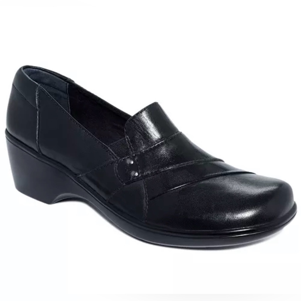 Clarks May Marigold Black Leather Slip-On Loafers Women’s Size 8.5 *New In Box*